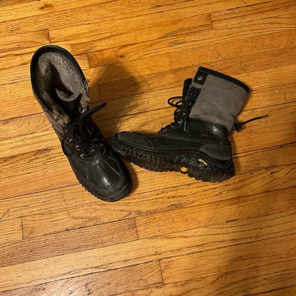 UGG Shoes - Gently used Uggs Adirondack size 10